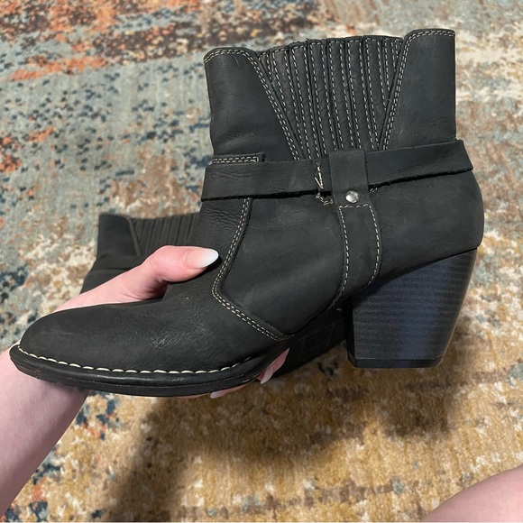 LOBO SOLO ANKLE BOOTS 
BLACK SIZE 8 
MADE IN MEXICO 
NEW WITH TAGS - Picture 2 of 5